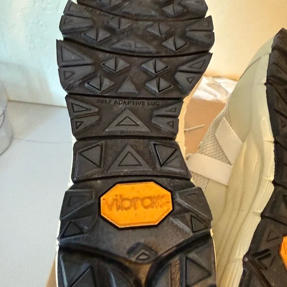 Women's VEJA Dekkan Trail Shoes - Picture 9 of 11